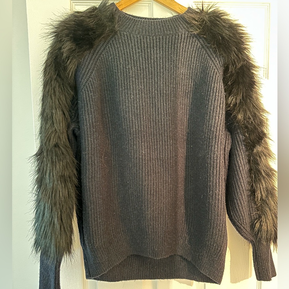 H&M navy crewneck sweater with fur